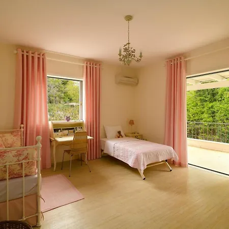 The Aghios Emilianos Dreamvilla Wh Infinite Pool Villa Karafotaíika